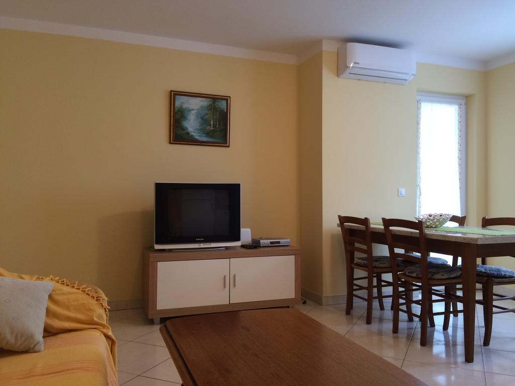 Apartment Ana Пореч Экстерьер фото